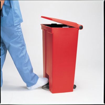 Rubbermaid Step on Bin