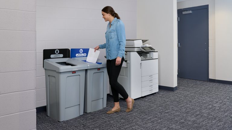 Rubbermaid Commercial Slim Jim Recycling Station Kit